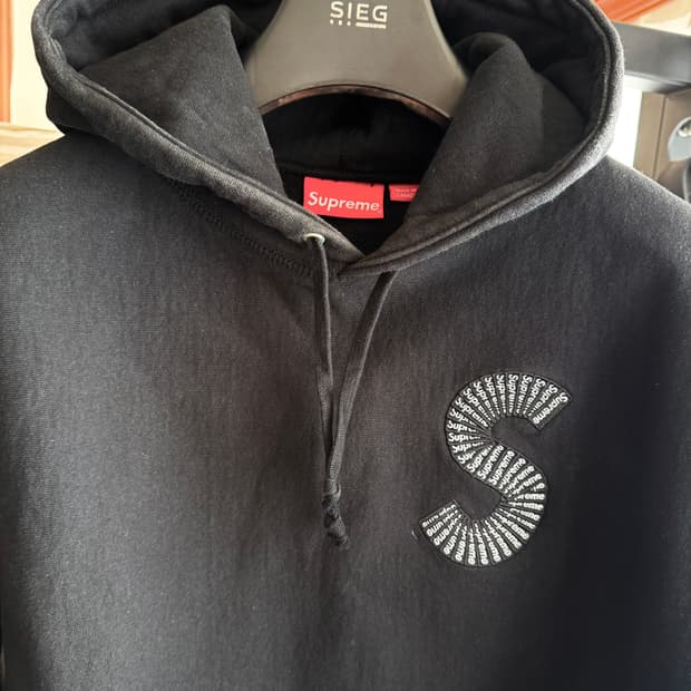 슈프림 [민트급.정품] 대장급 s로고 (시세 55만) 후드티 박스로고 L