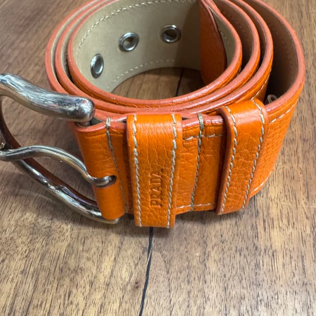프라다 오렌지색상 가죽 벨트 28인치