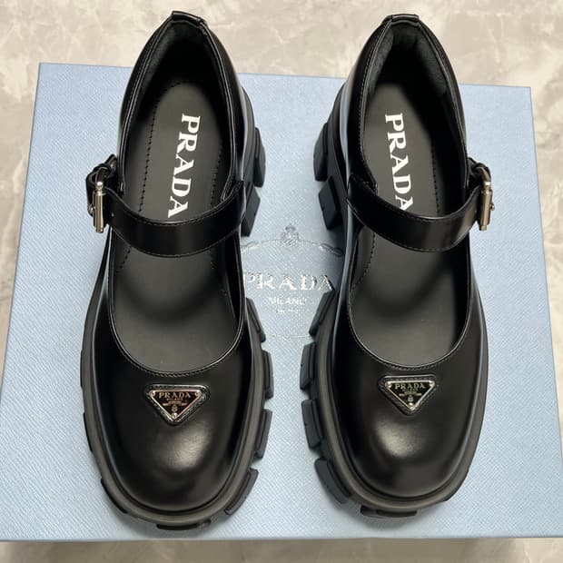 새상품)PRADA 메리제인 슈즈 블랙