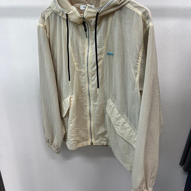 100) 아모프레 후디 윈드브레이커 