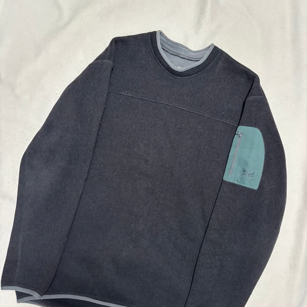 43 아크테릭스 캐나다 폴라텍 맨투맨