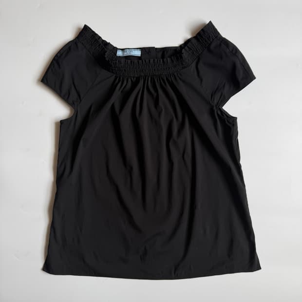 Prada ( 38 )