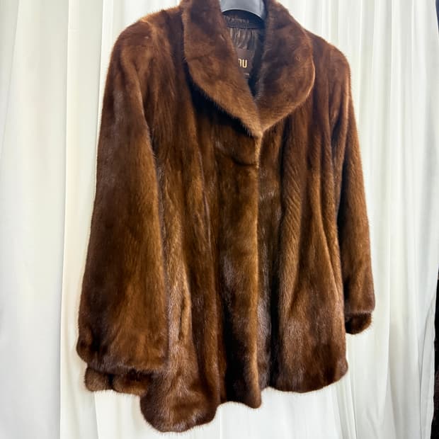 SAGA mink coat (brown)