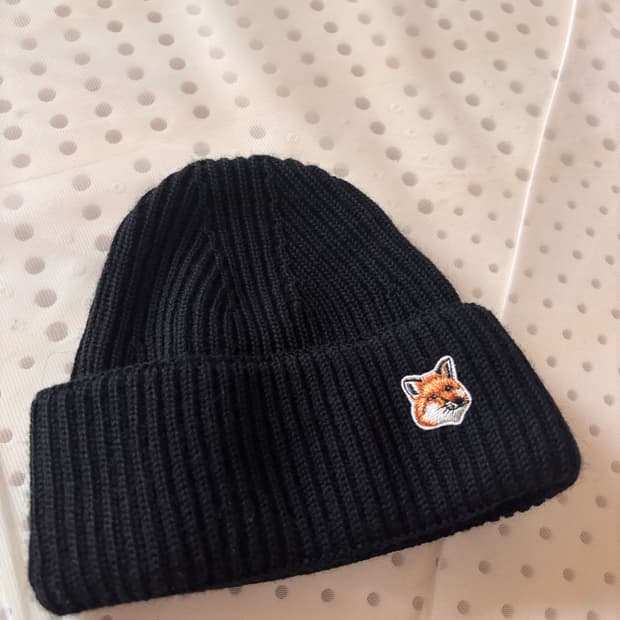 메종키츠네 폭스헤드 울 비니