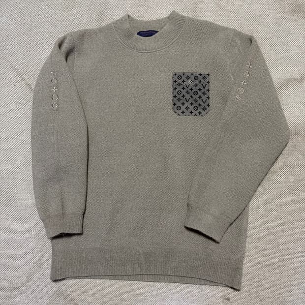 루이비통 포켓 긴팔 니트