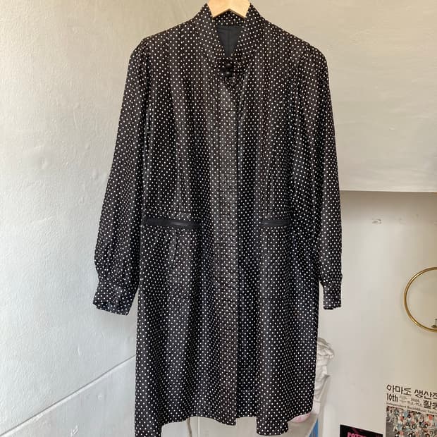 어깨 퍼프 도트 트렌치 야상