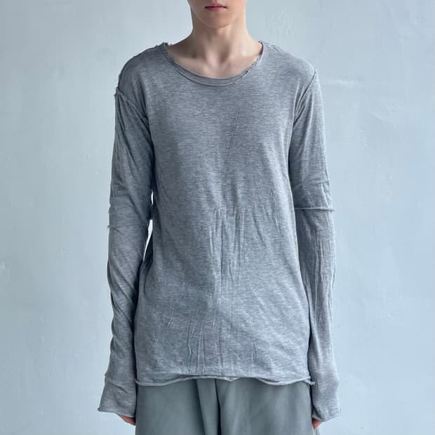 어태치먼트 컷오프 레이어드 롱슬리브