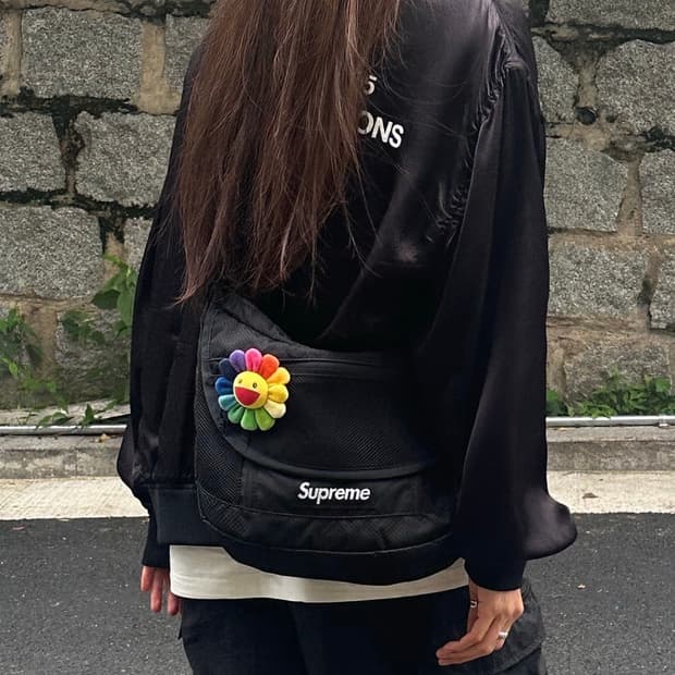 슈프림 스몰메신저백 블랙 22s