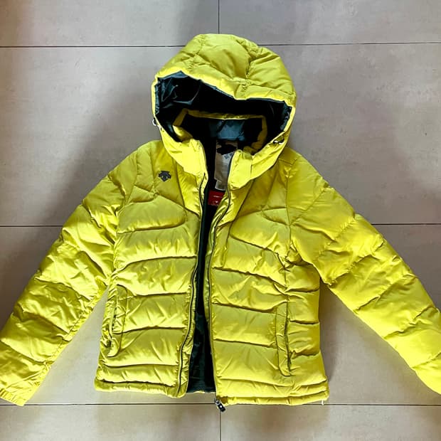 데상트 옐로우 패딩