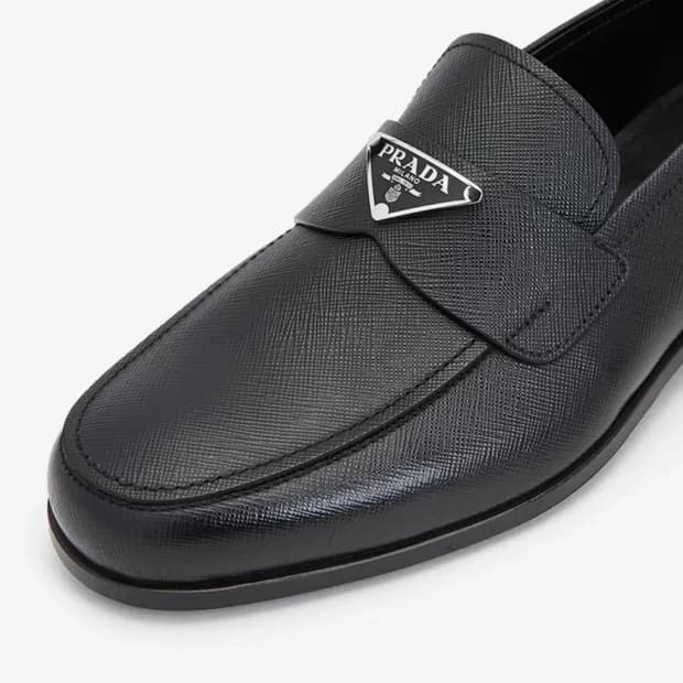 프라다 사피아노 블랙 로퍼 275