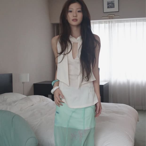뮤즈뮤지엄 홀터 오리엔탈 블라우스