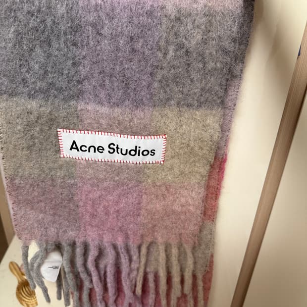 아크네스튜디오 머플러