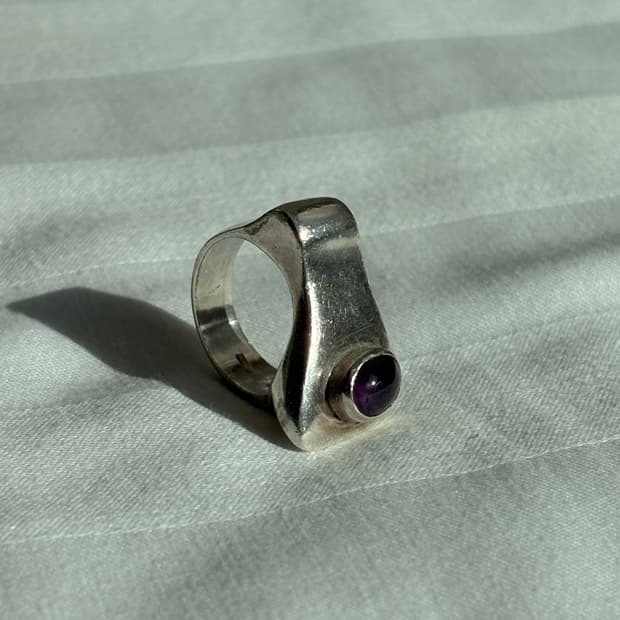 Amethyst wave ring