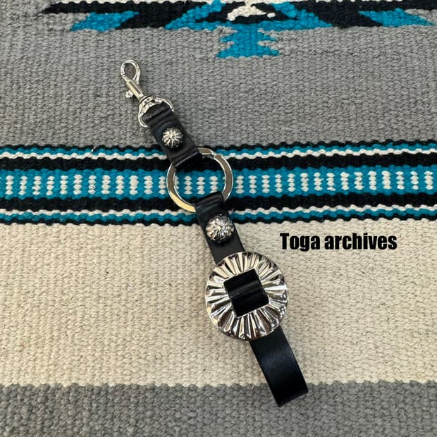 [OS] 토가 아카이브 메탈 비즈 키링