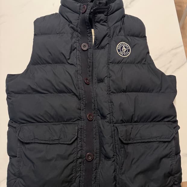 아베크롬비 패딩조끼 XL(105-110) 정품