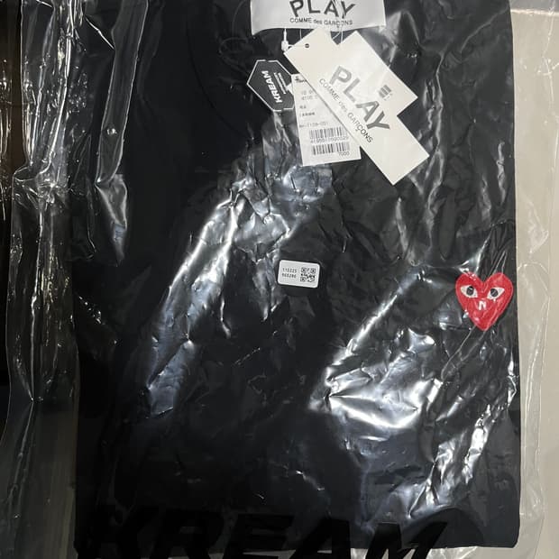 [새상품/XL] 꼼데가르송 레드 하트 반팔 티셔츠 블랙