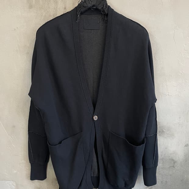 데보아 아나토미컬 가디건