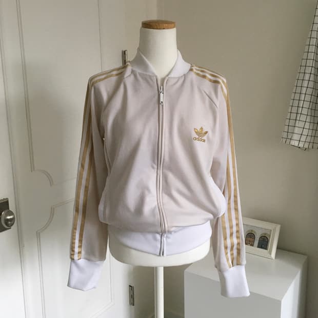 아디다스 파이어버드 크림화이트 져지