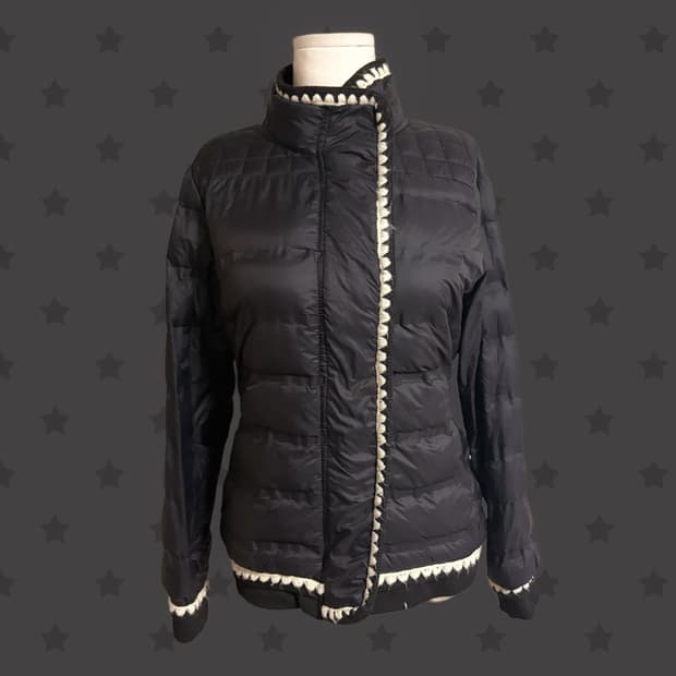 오네갸루 핀터깔 화이트 레이스 포인트 블랙 경량 패딩 