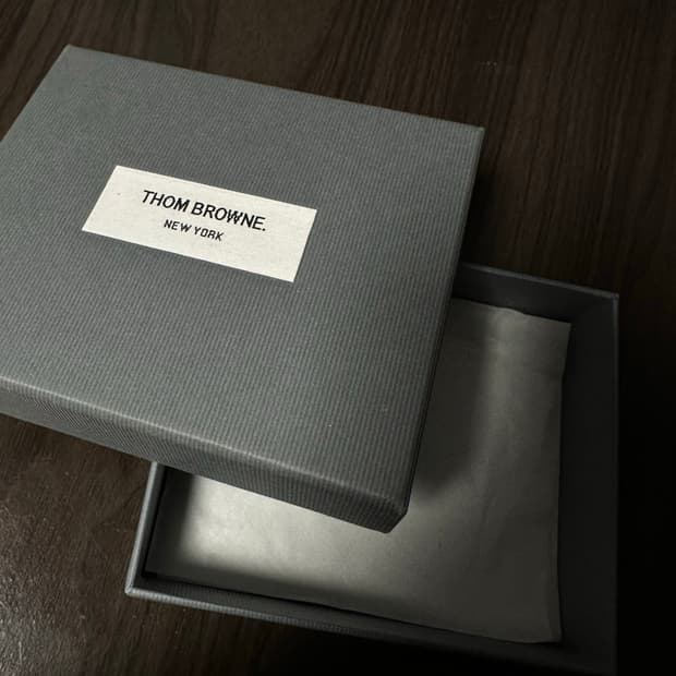 톰브라운 카드지갑 박스
