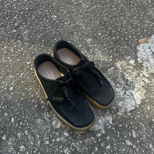 클락스 왈라비 컵 블랙 누벅 260