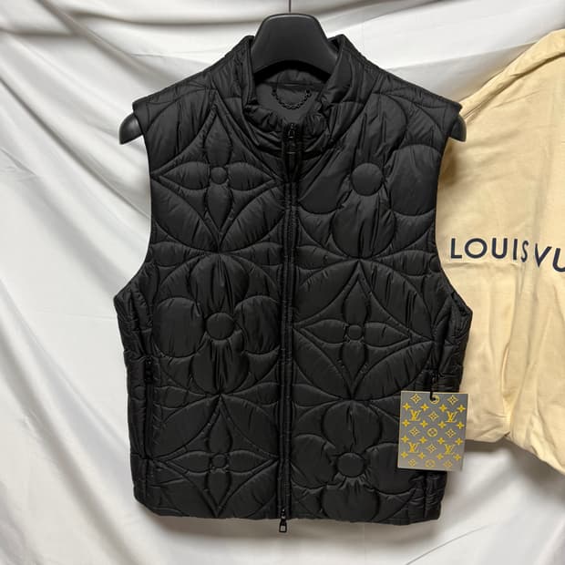 [S+급/48] 루이비통 모노그램 플라워 패딩 조끼 풀구성