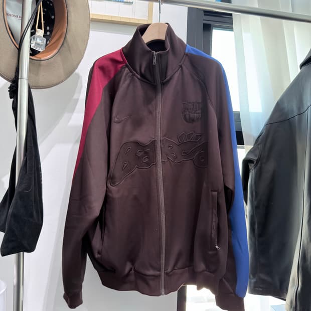 L) 트래비스스캇 나이키 바르셀로나 트랙자켓