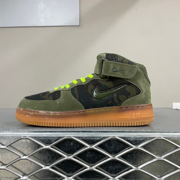 나이키 에어포스1 주얼 미드 카모 275