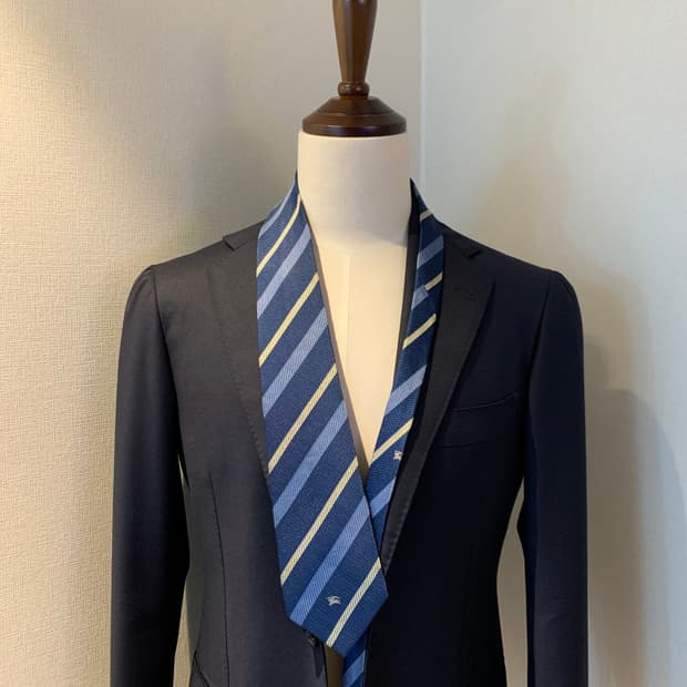 버버리(BURBERRY) 스트라이프 레지멘탈 명품넥타이 100실크 A+