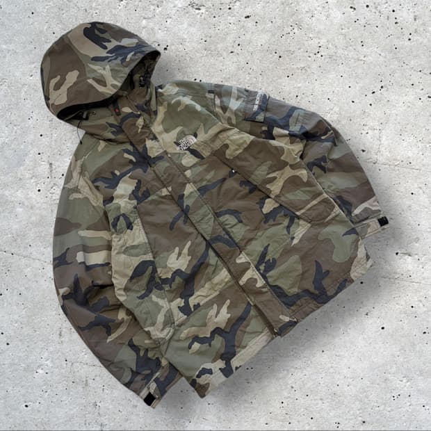 [90] 노스페이스 카모플라쥬 빈티지 바람막이 자켓 B670