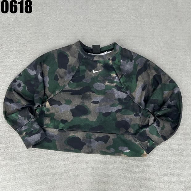 나이키 드라이핏 카모 맨투맨