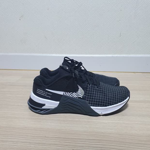 나이키 메트콘8 트레이닝화 245