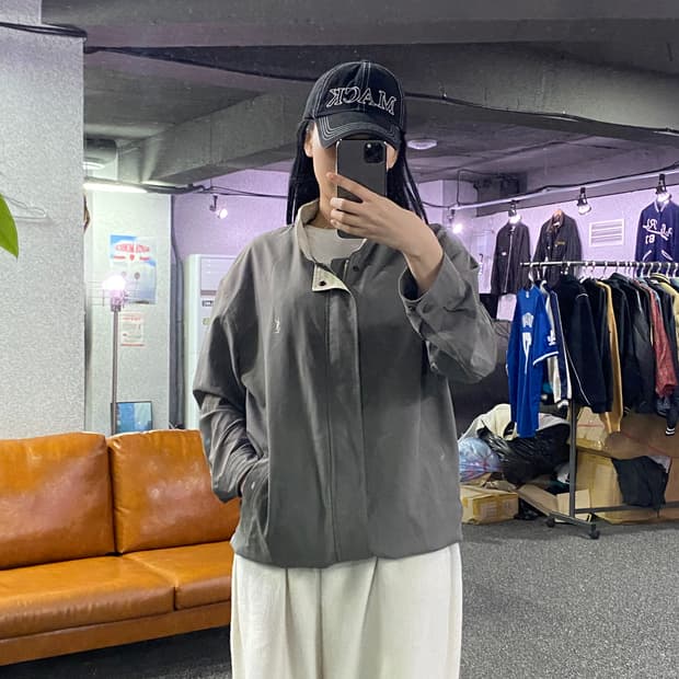 입생로랑 스몰 로고 라이트 카키 폴리 자켓 B3051