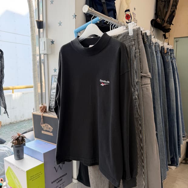 old Reebok mock neck L/S