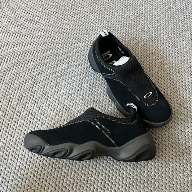 오클리 x 브레인데드 스웨이드 플래시 블랙