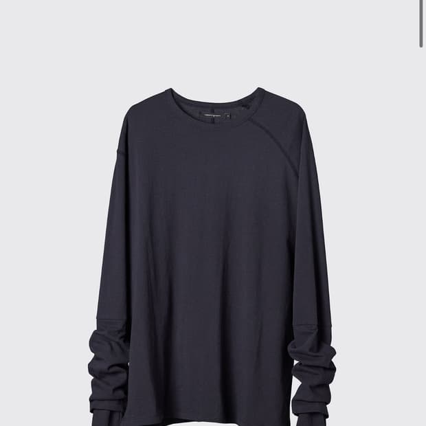 해칭룸 더블 롱슬리브 티셔츠 차콜