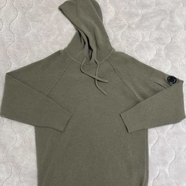 Cp컴퍼니 울 스웨터 후드