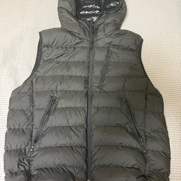 무신사 스탠다드 시티레저 경량패딩 조끼