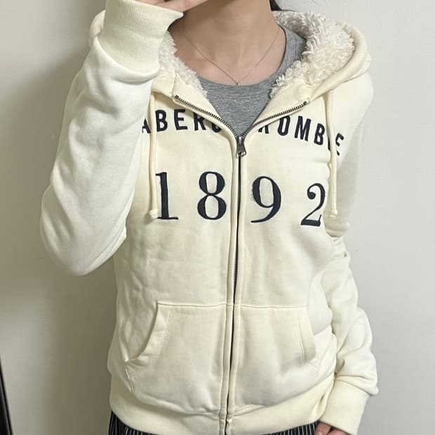 zip up hoodie