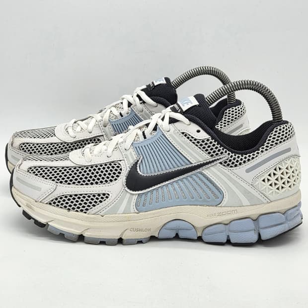  나이키 우먼스 줌 보메로5 플래티넘 틴트 블랙 (255) 