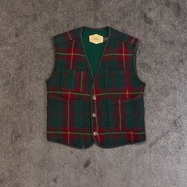 울리치 체크 울 베스트