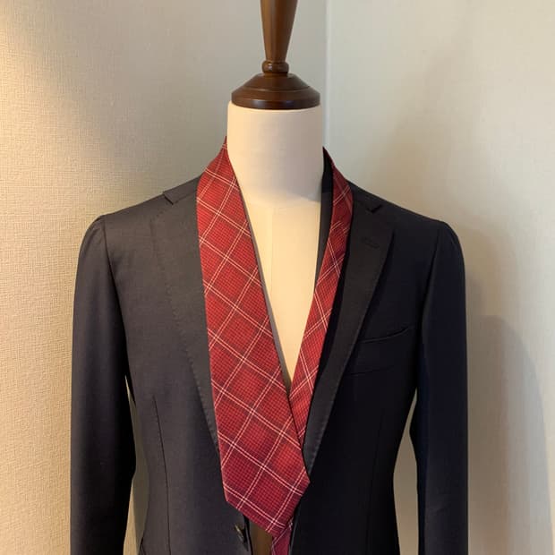 입생로랑(YSL) 레드 체크넥타이 명품 100실크 A+등급