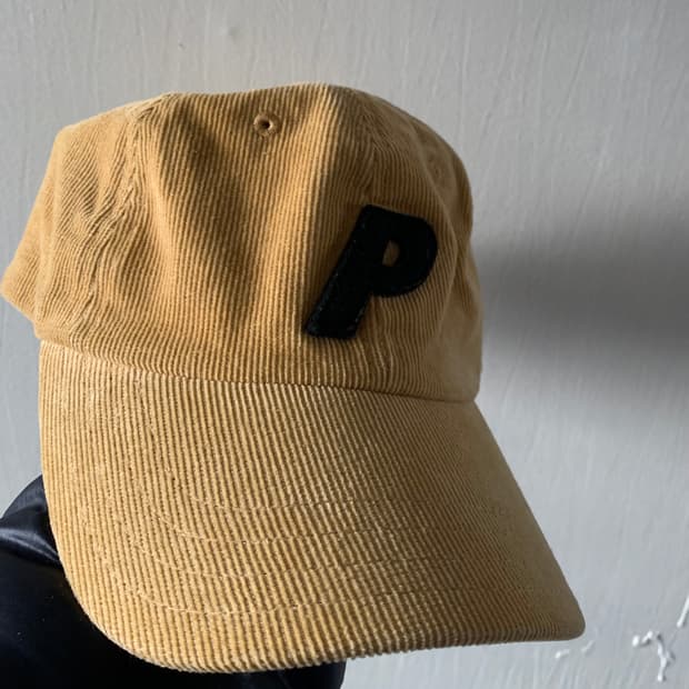 팔라스 코듀로이 P 로고 볼캡 베이지