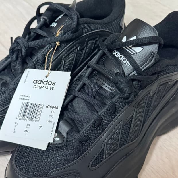 아디다스 오즈가이아 코어블랙 250 새상품