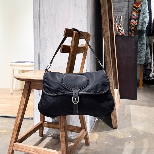 프라다 블랙 테수토 플랩 나일론 숄더백 