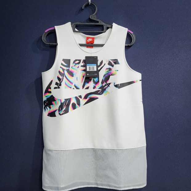 나이키 탱크 탑(새상품)