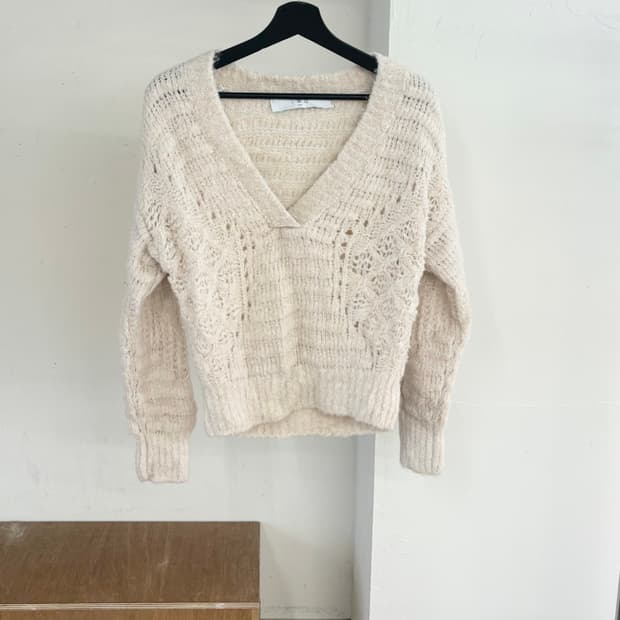 이로 알파카 모헤어 브이넥 니트