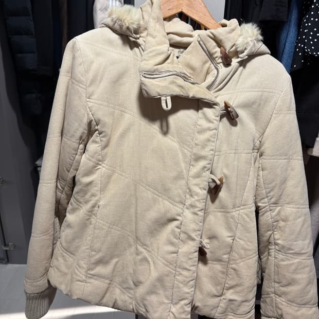 베이지 숏 떡볶이 코트