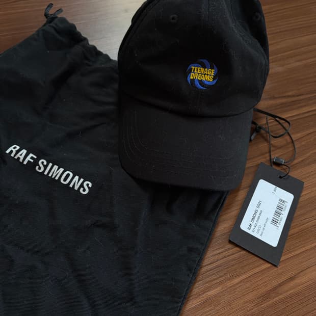 라프시몬스 자수 볼캡