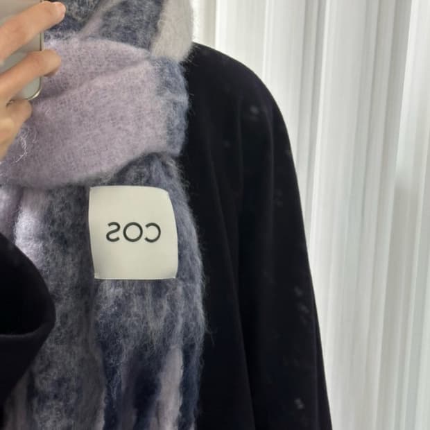 COS 코스 아크네맛 오버사이즈 모헤어 머플러 